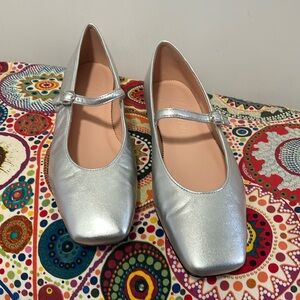 J Crew Mary Jane Flats in Metallic Silver US 8.5 NIB